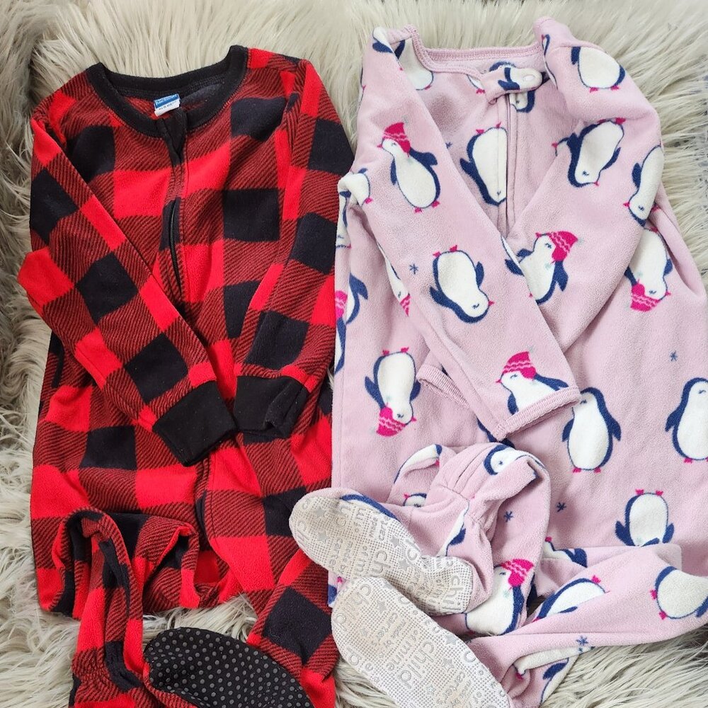 Girls pajamas size 2T old navy /carter's  footed - warm and cozy